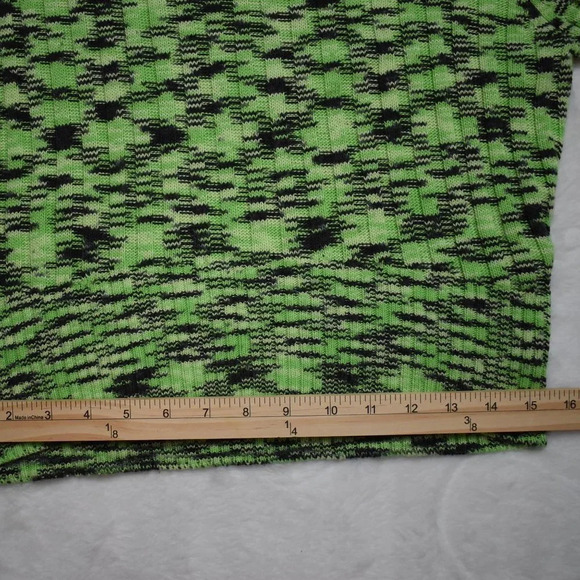 BLANK NYC Turtleneck Sweater Sz XS Balloon Sleeve Crop Neon Retro - Picture 14 of 16